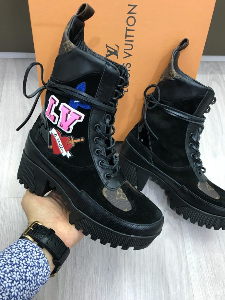 louis vuitton bot bot siyah baskili