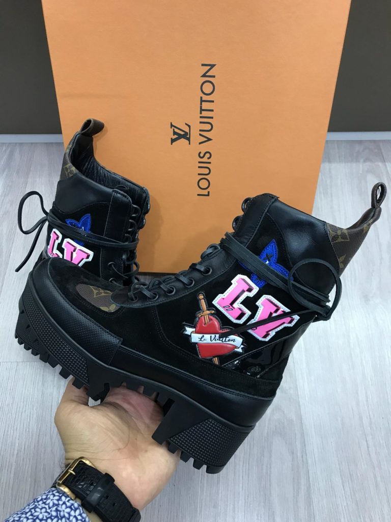 louis vuitton bot bot siyah baskili