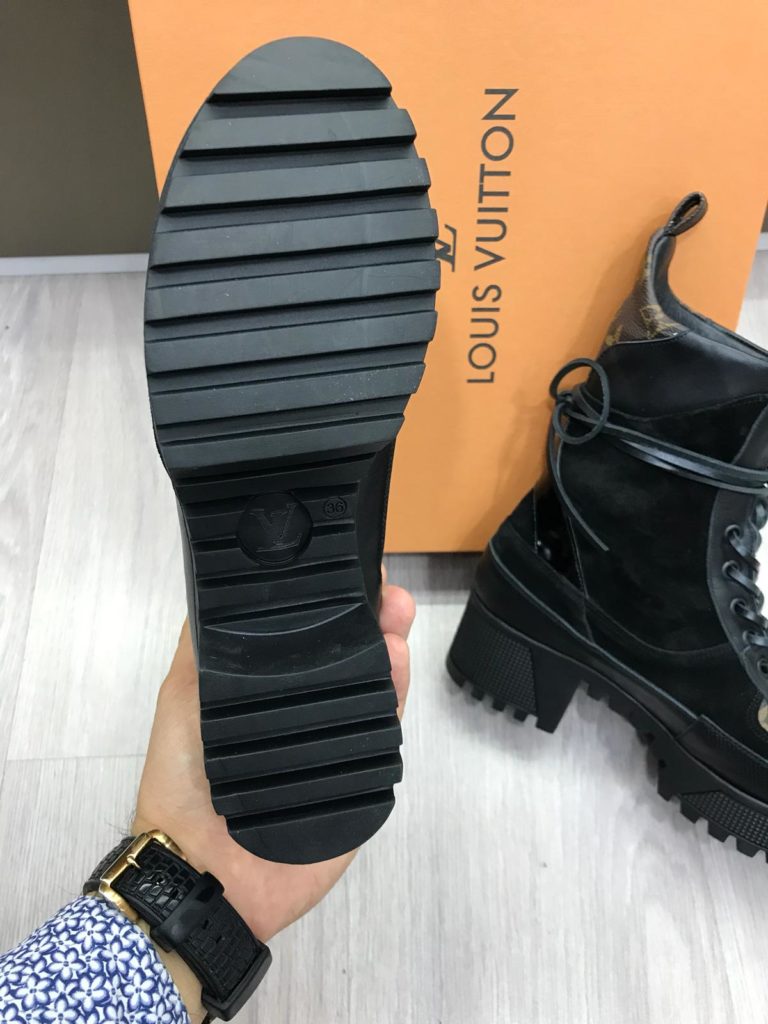 louis vuitton bot bot siyah baskili