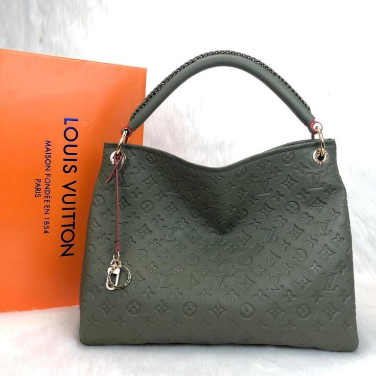 louis vuitton canta Artsy empriente yesil 41x32