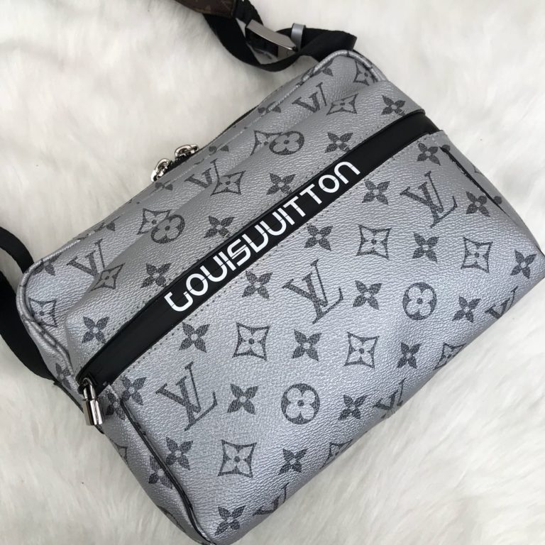 louis vuitton canta Messenger Pm Pacific ithal gumus renk 26x19x8