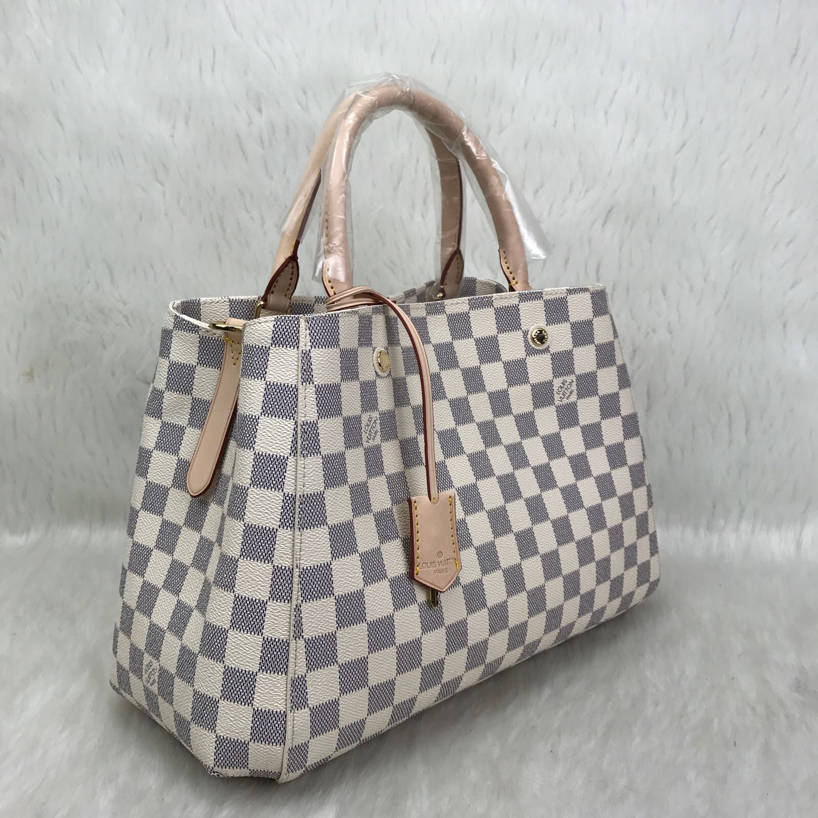 louis-vuitton-canta-Montaigne-MM-beyaz-gri-33x23x15-082819161618162-3.jpg louis vuitton canta Montaigne MM beyaz gri 33x23x15