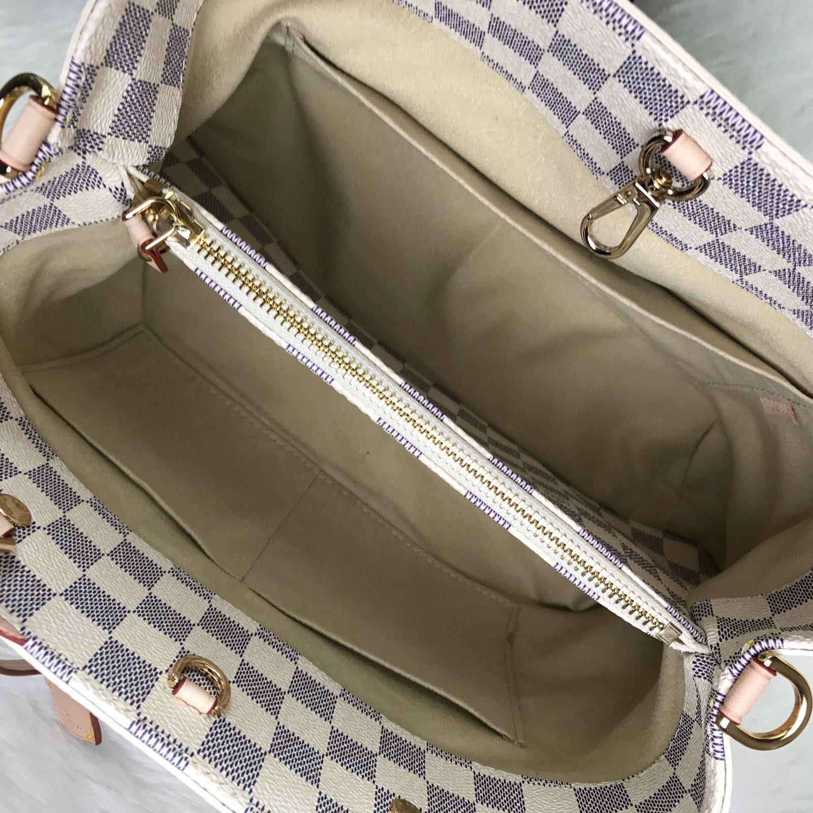 louis-vuitton-canta-Montaigne-MM-beyaz-gri-33x23x15-082819161618162-4.jpg louis vuitton canta Montaigne MM beyaz gri 33x23x15