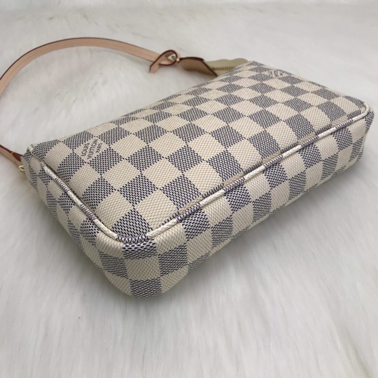 louis vuitton canta Pochette accessories beyaz 22x14