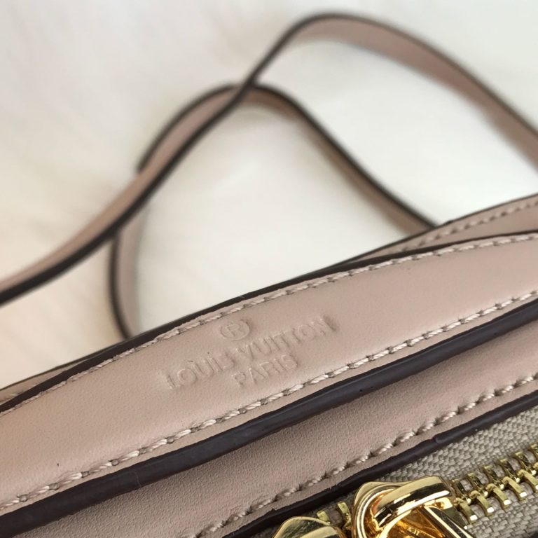 louis vuitton canta Saintonge 22x15