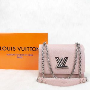 louis vuitton canta Twist MM pudra pembe 23x18x8