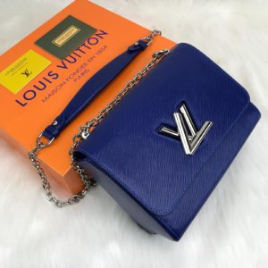 louis vuitton canta Twist MM saks mavi 23x18x8