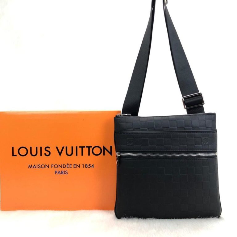 louis vuitton canta Valmy Postaci siyah unisex 25x25