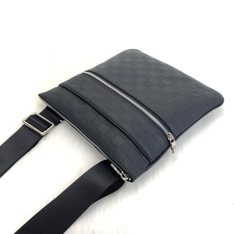 louis vuitton canta Valmy Postaci siyah unisex 25x25