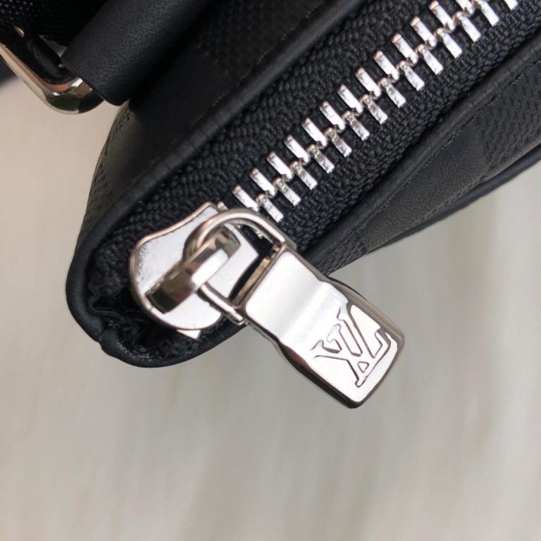 louis vuitton canta Valmy Postaci siyah unisex 25x25