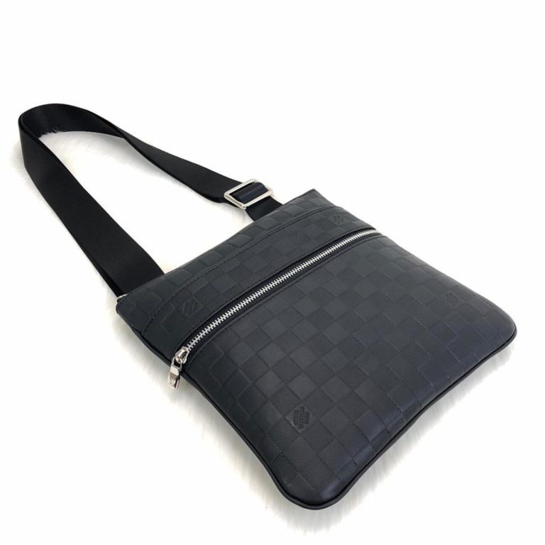 louis vuitton canta Valmy Postaci siyah unisex 25x25