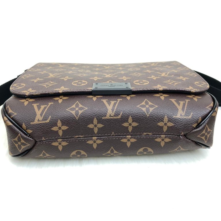 louis vuitton canta district PM monogram desen 25x25