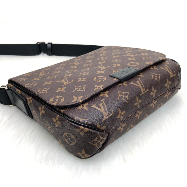 louis vuitton canta district PM monogram desen 25x25