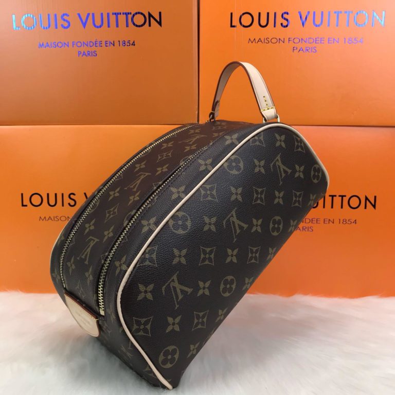 louis vuitton canta erkek el king size toiletry monogram 26x18