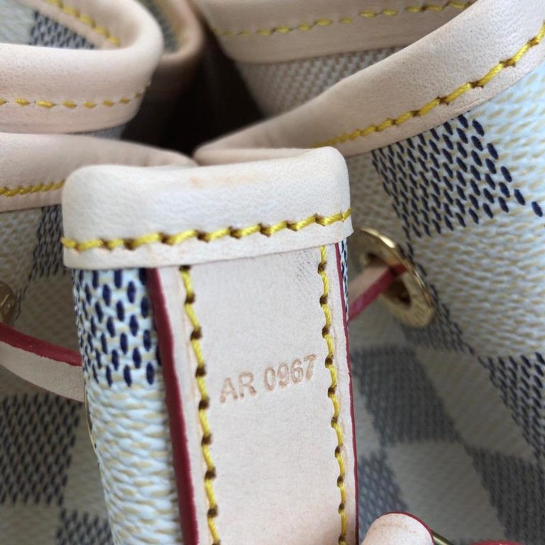 louis vuitton canta petit noe buzgulu beyaz damier 27x27x21