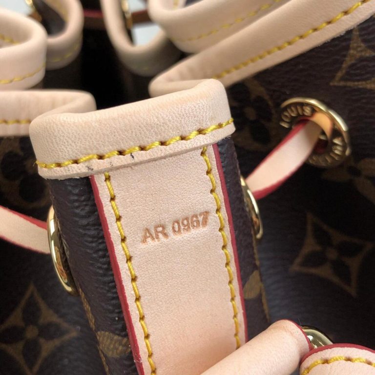 louis vuitton canta petit noe buzgulu monogram 27x27x21