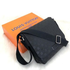 louis vuitton canta postaci District PM infini 25x25