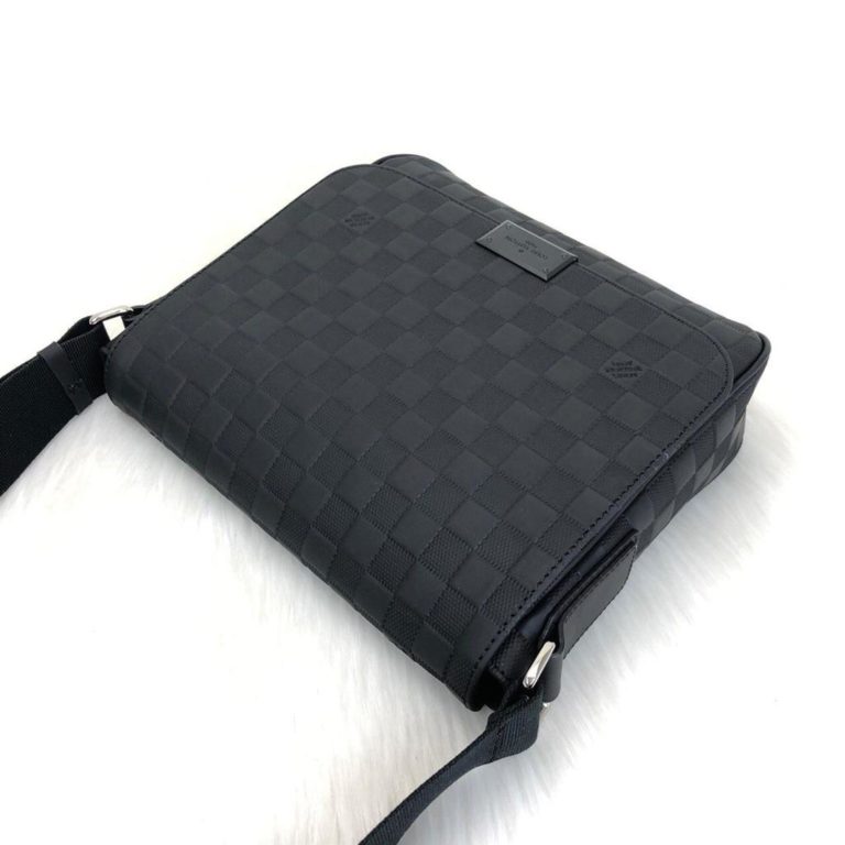 louis vuitton canta postaci District PM infini 25x25