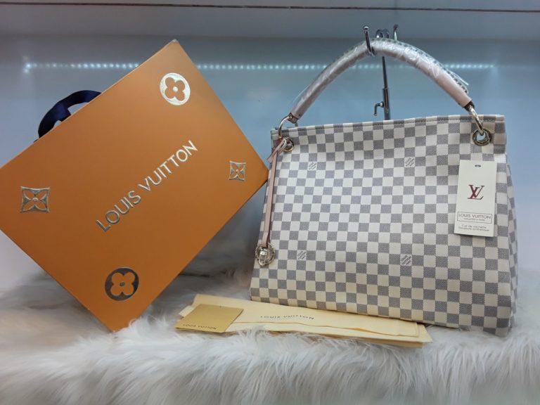 louis vuitton canta suni deri artsy buyuk boy damier beyaz 46x32