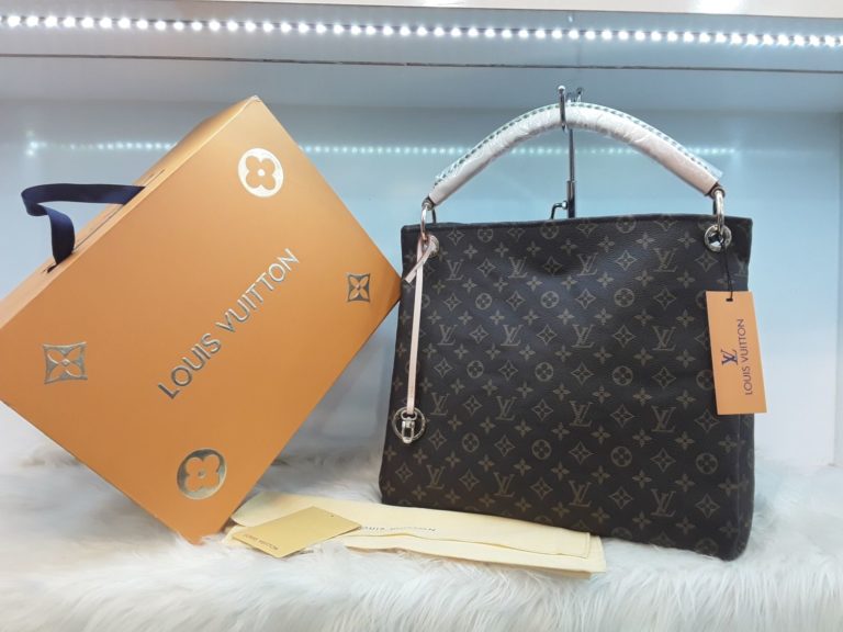 louis vuitton canta suni deri artsy buyuk boy monogram 46x32
