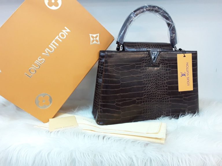 louis vuitton canta suni deri capucines cift askili yilan deseni kahve 36x23