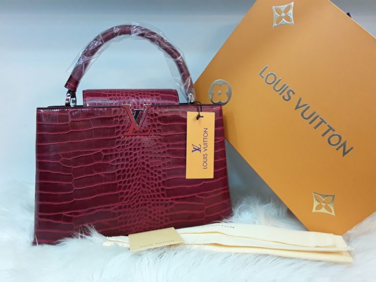 louis vuitton canta suni deri capucines cift askili yilan deseni kirmizi 36x23