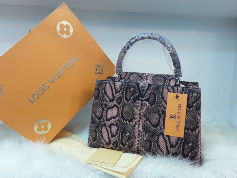 louis vuitton canta suni deri capucines cift askili yilan deseni pembe 36x23