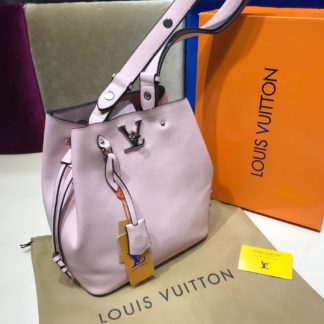 louis vuitton canta suni deri lockme bucket pudra pembe 25x27