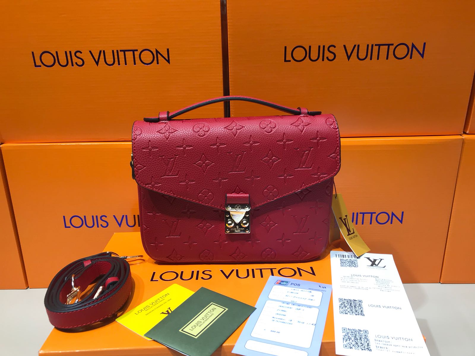 louis vuitton canta suni deri pochette metis kirmizi 24x20 - Çanta Nişantaşı