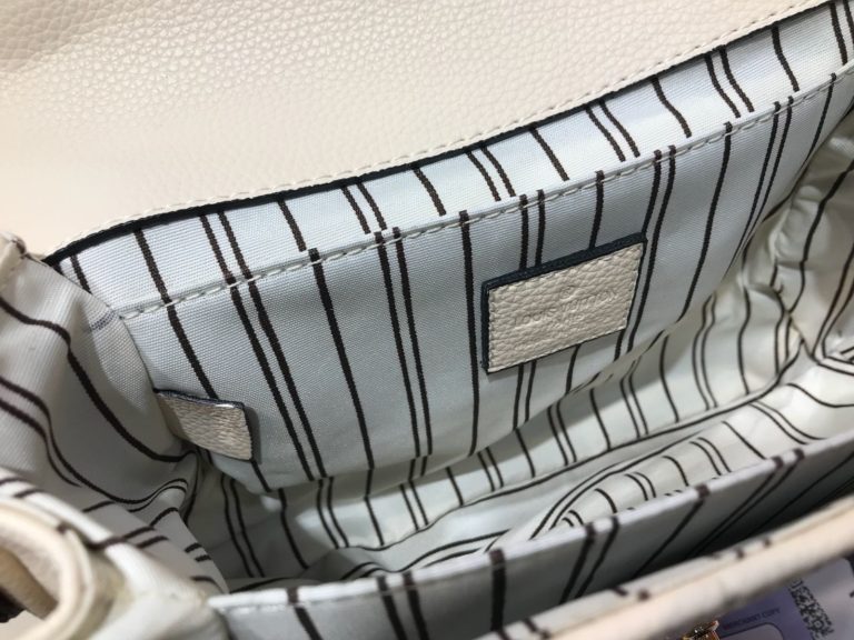 louis vuitton canta suni deri pochette metis krem 24x20