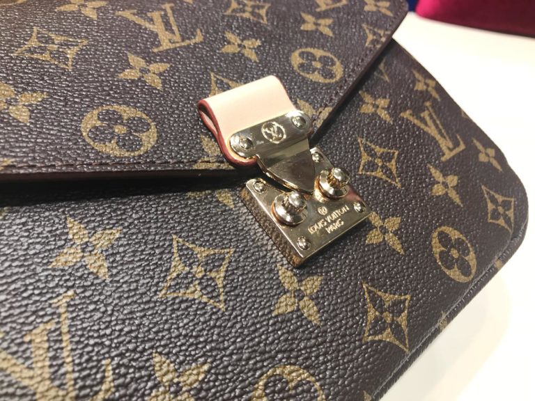 louis vuitton canta suni deri pochette metis monogram  24x20