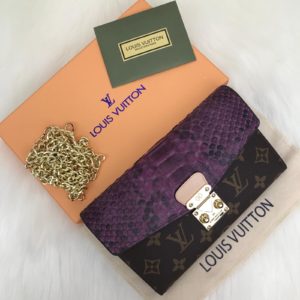 louis vuitton cuzdan Pallas zincirli piton mor 19x13