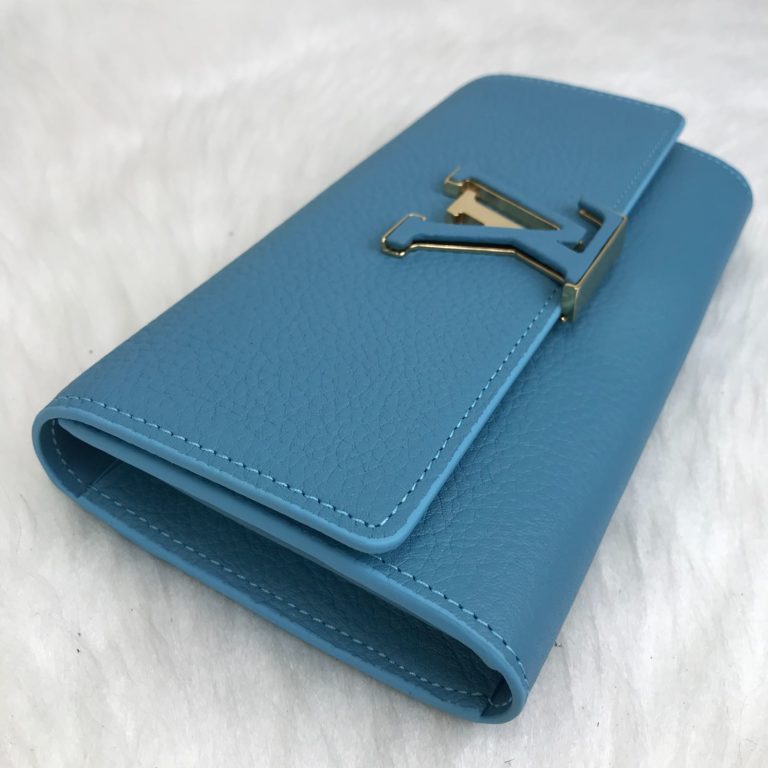 louis vuitton cuzdan capucines mavi 20x11