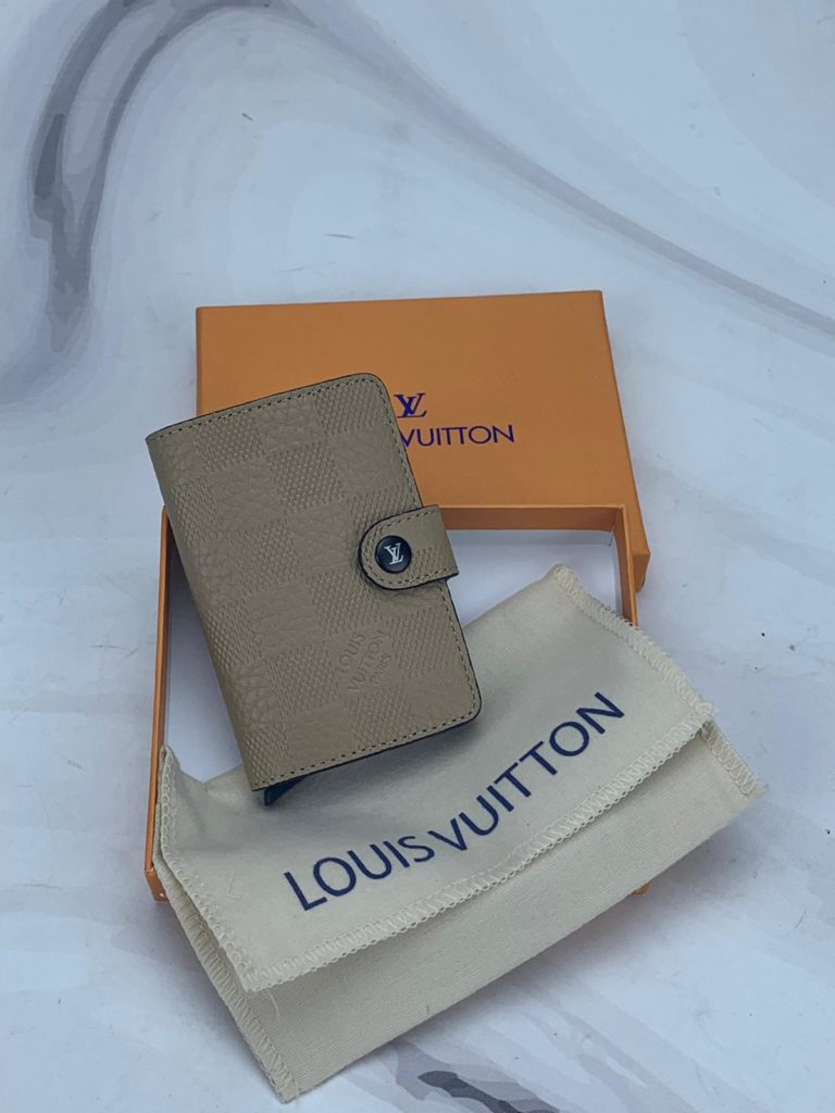 louis vuitton kartlik mekanizmali infini vizon 11x7cm
