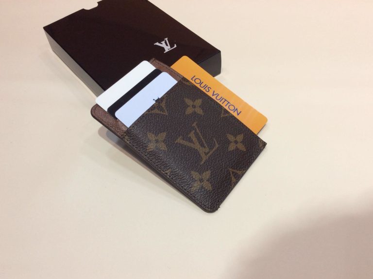 louis vuitton kartlik monogram 11x7cm
