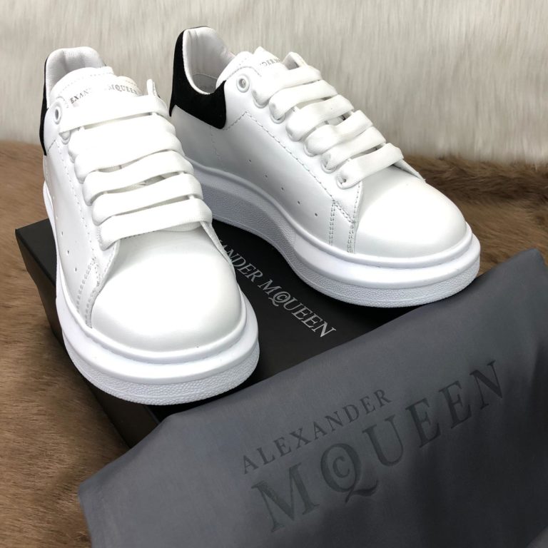 Alexander McQueen Spor Ayakkabi Sneaker Arkasi siyah suet