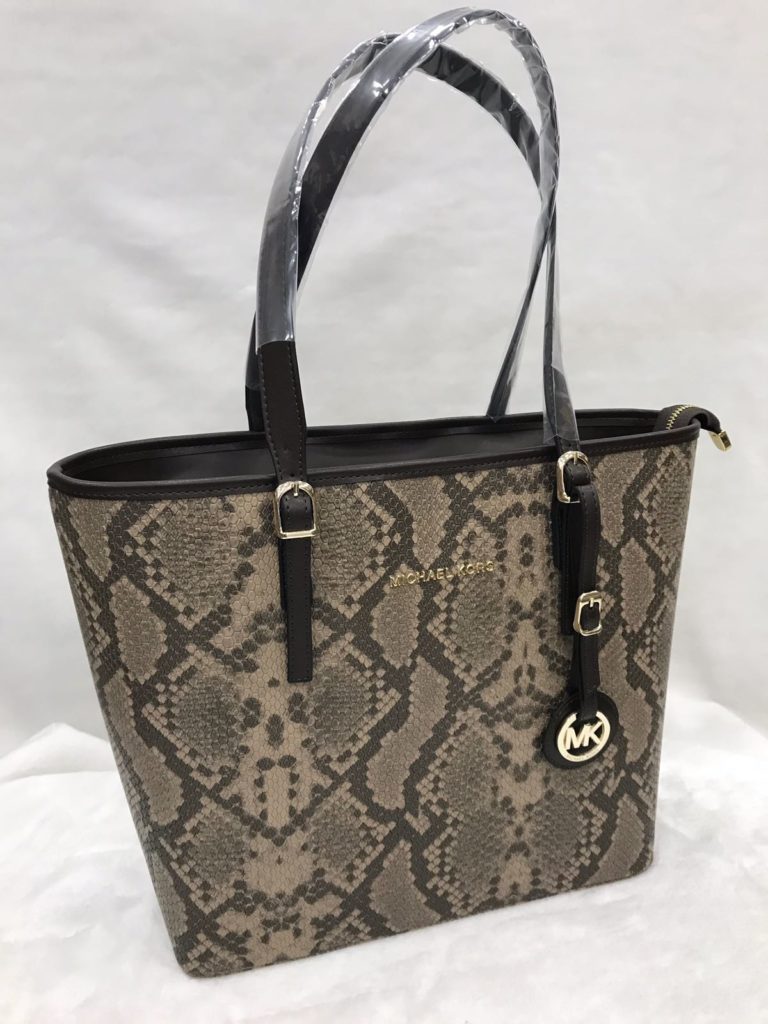 Michael kors canta suni deri omuz buyuk boy ici bolmeli yilan desenli vizon