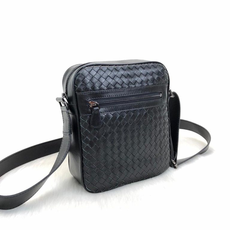 bottega veneta canta erkek postaci 24x20x7