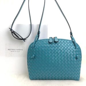 bottega veneta canta mavi postaci Nodini 24x20