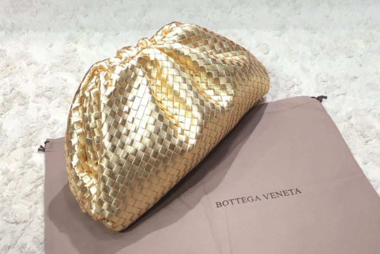 bottega veneta canta pouch gold orgulu 35x20