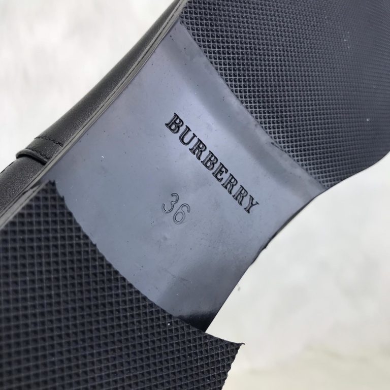 burberry bot siyah ekose