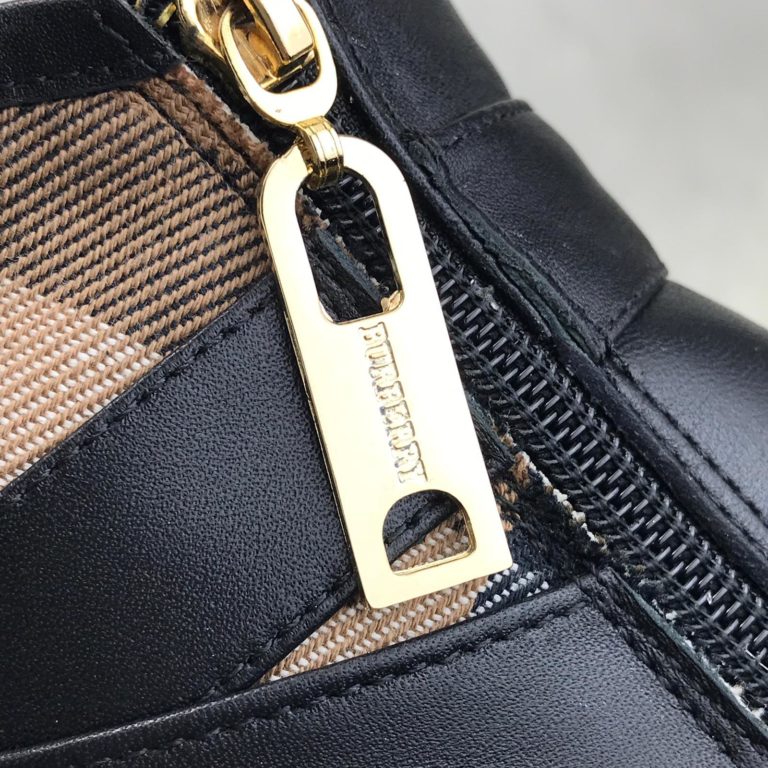 burberry bot siyah ekose