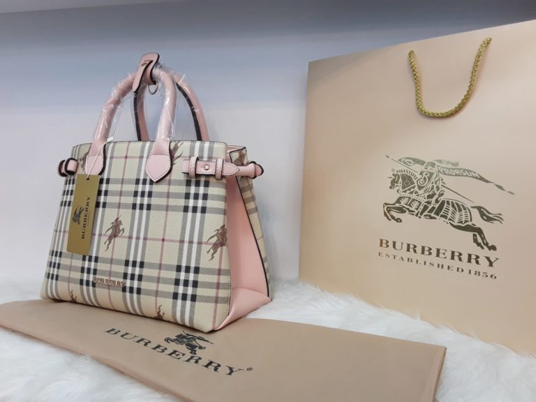 burberry canta suni deri logo baskili capraz askili pudra pembe