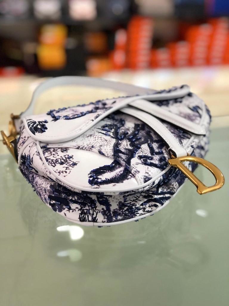 christian dior canta Saddle desenli beyaz 25x20x6