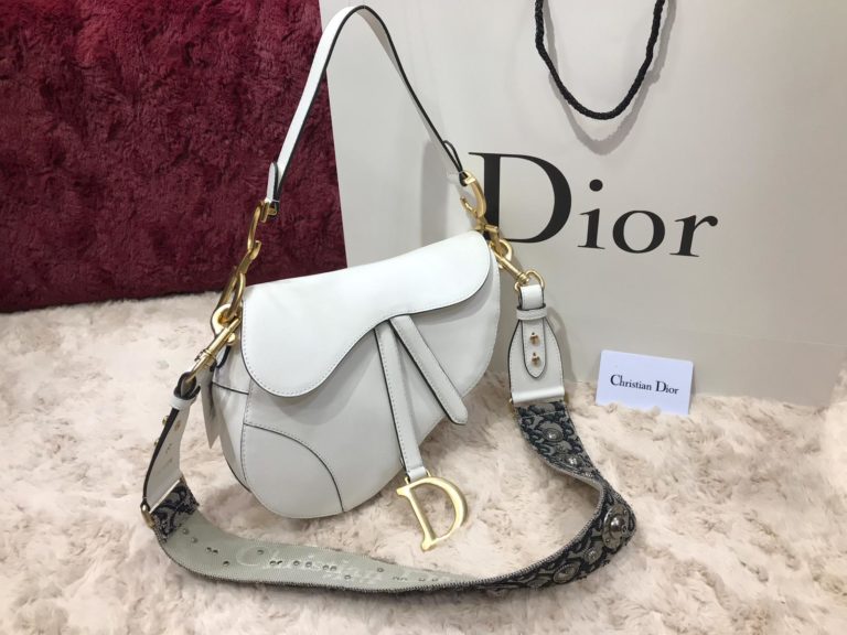 christian dior canta saddle suni deri askili 25x20x6 beyaz