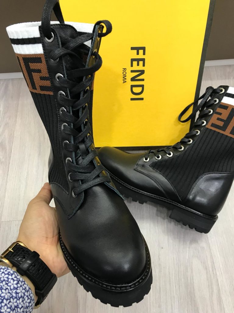 fendi ayakkabi bot siyah baskili