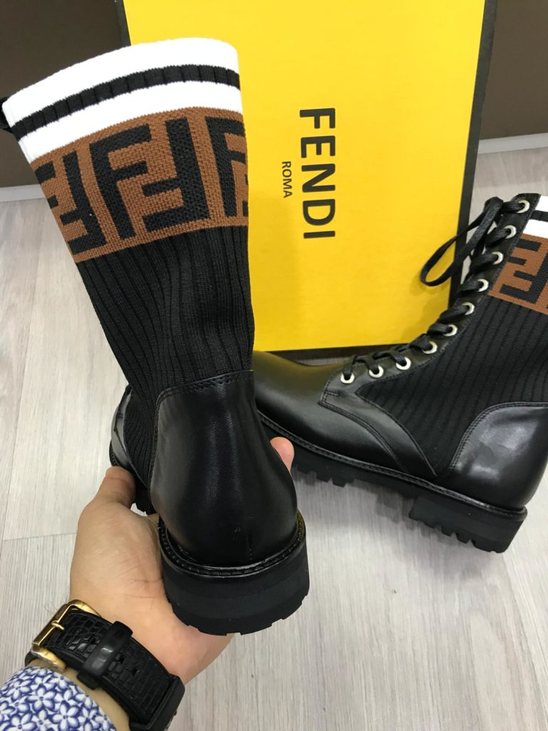 fendi ayakkabi bot siyah baskili
