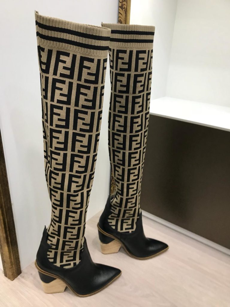 fendi ayakkabi corap cizme uzun baskili