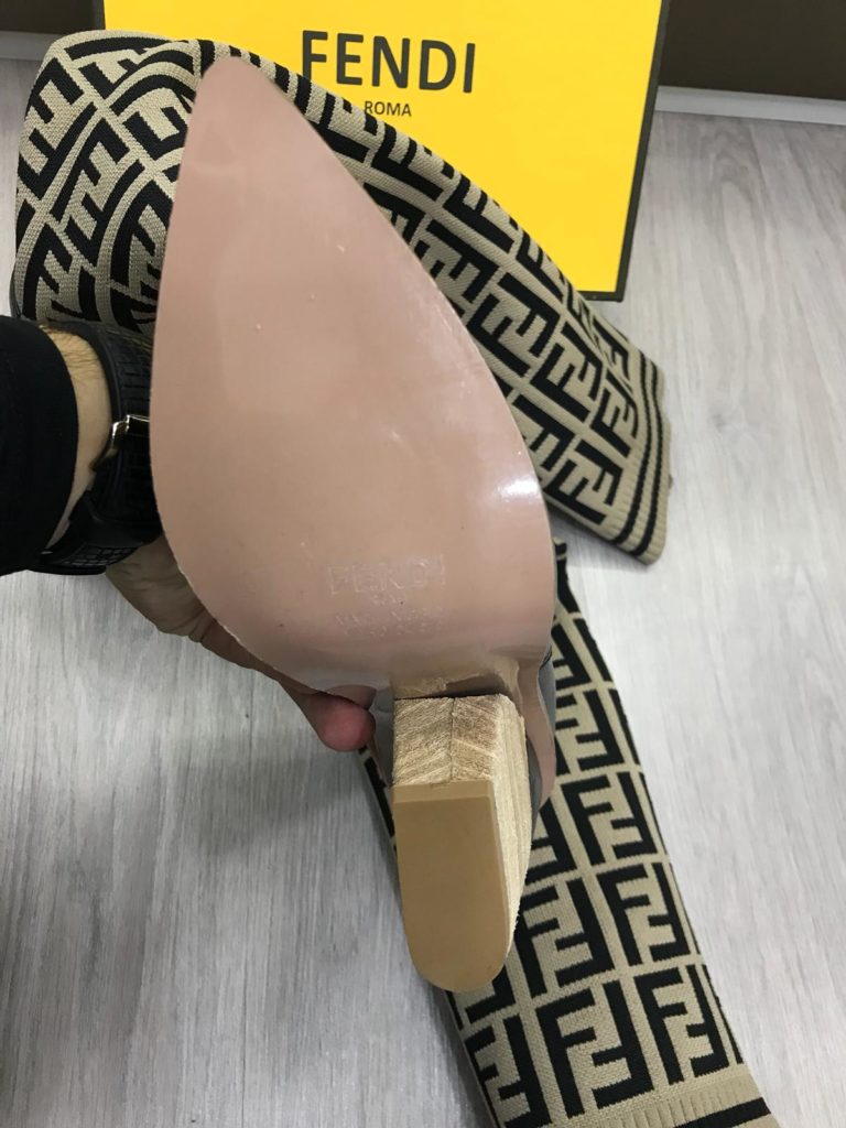 fendi ayakkabi corap cizme uzun baskili