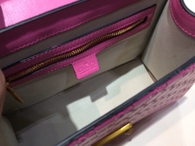 gucci suni deri canta supreme capraz askili buyuk boy pembe